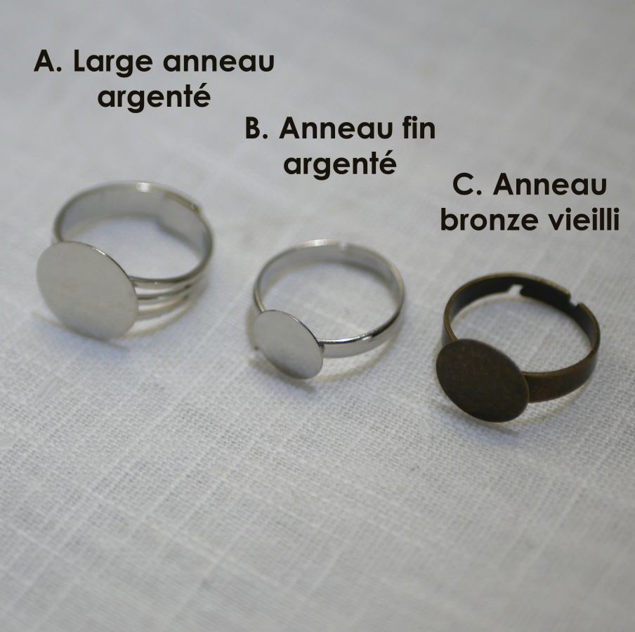 Træ cabochon ring personliggjort ved gravering