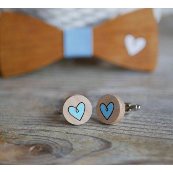 Tr&aelig;manchetknapper med malede hjerter