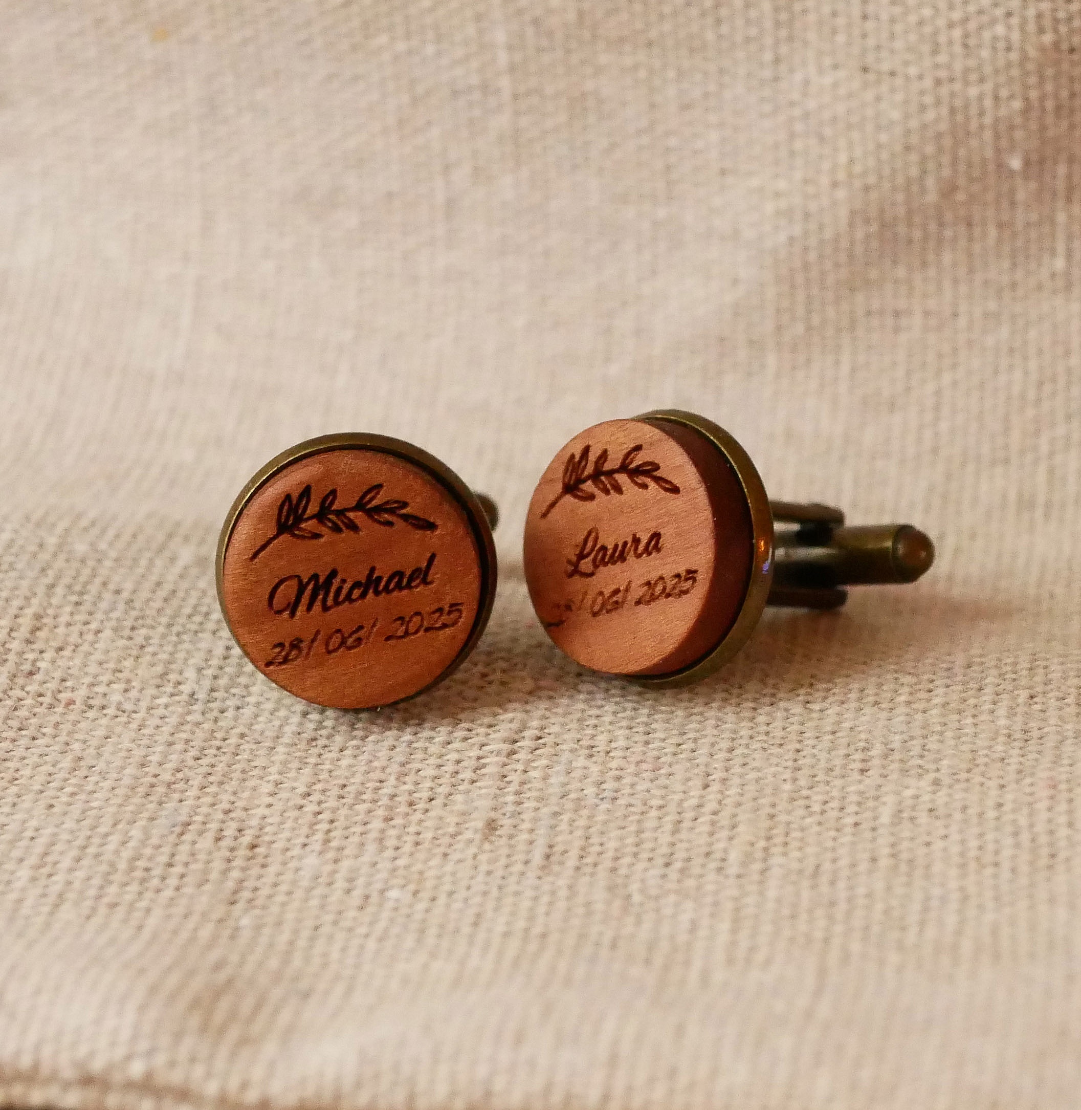 Tr&aelig;manchetknapper i gammel bronze 16 mm, der kan tilpasses