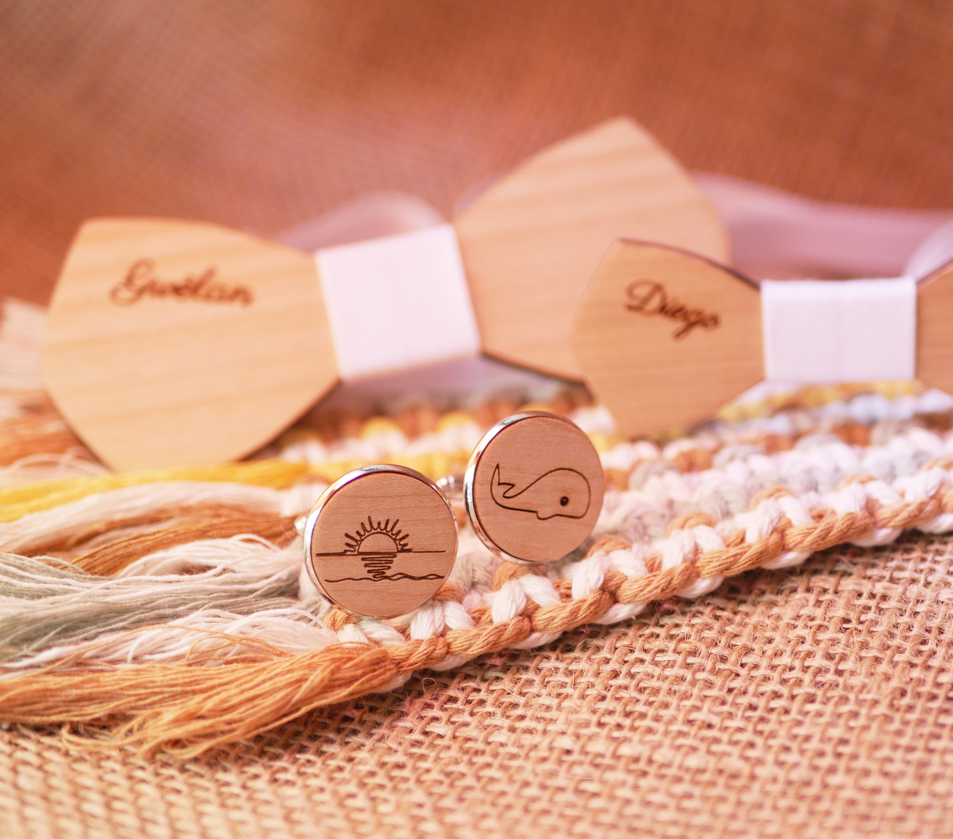 Manchetknapper cabochons&aelig;t med graveret design