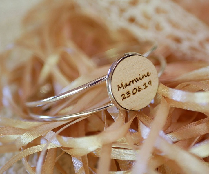 Armb&aring;nd med tr&aelig;cabochon til personlig tilpasning og fors&oslash;lvet metal