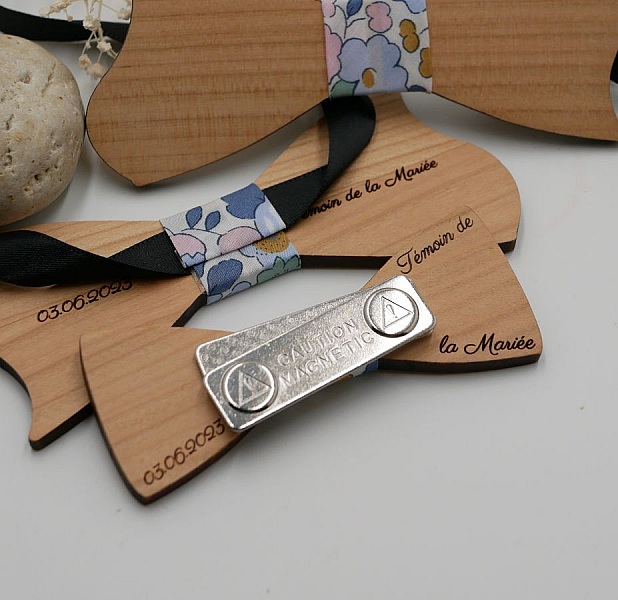 Minibroche i tr&aelig; til personlig udformning