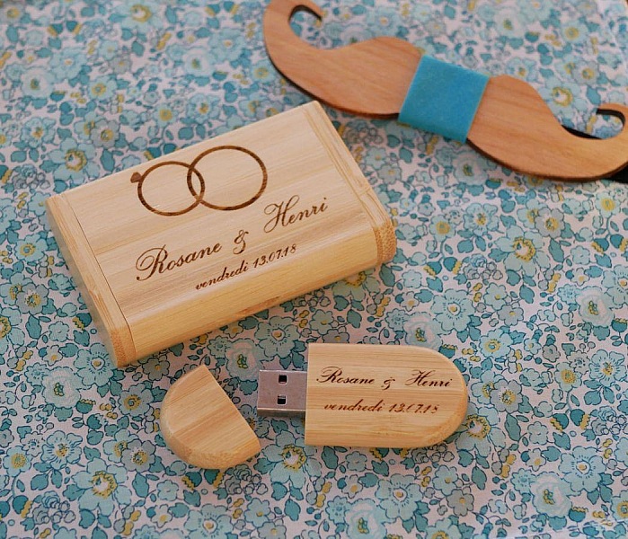 32 GB 2.0 bambus USB-flashdrev i skr&aelig;ddersyet etui