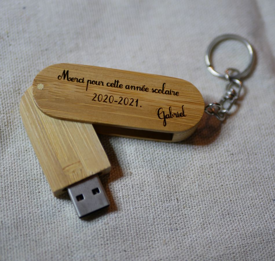 32 GB Bamboo USB-nøglering, der kan indgraveres og personliggøres