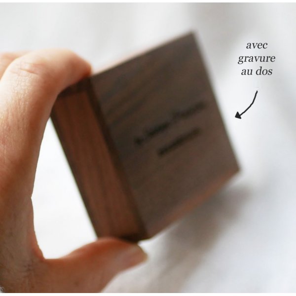 32 GB Heart USB-flashdrev i en &aelig;ske af m&oslash;rkt tr&aelig;