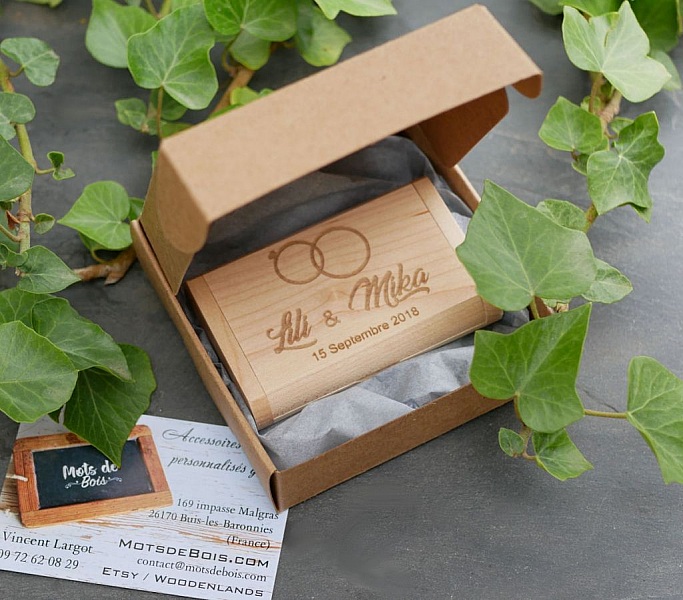 Coffret cl&eacute; Usb 3.0 16 Go &agrave; personnaliser bois clair grav&eacute;