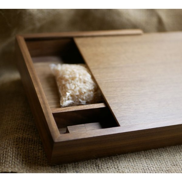 USB-flashdrev 3.0 i valn&oslash;ddetr&aelig; 3.0 og fotoetui, 32 GB, kan tilpasses