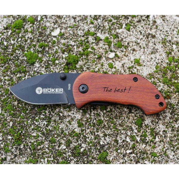 Lille kniv med tr&aelig;skaft, der skal indgraveres