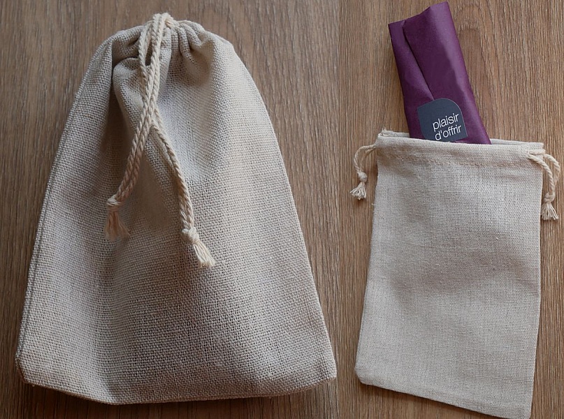 Pochettes en coton naturel pour cadeau Mots de Bois.