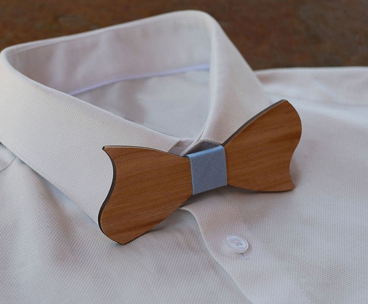 Original asymmetrisk butterfly i kirseb&aelig;rtr&aelig; til personlig tilpasning