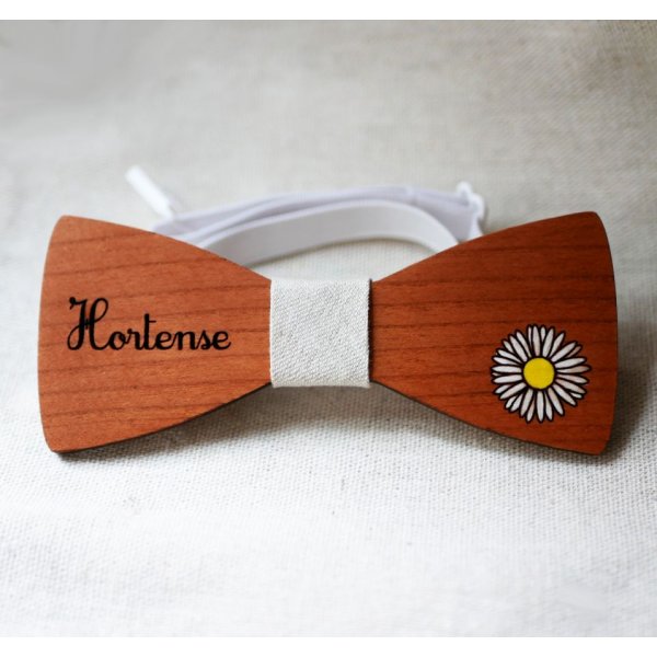 Tr&aelig;bue, design, der kan tilpasses, graveret og malet, fremstillet i Frankrig