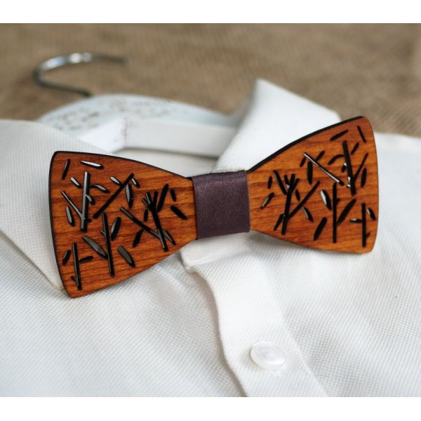 Fransk butterfly af tr&aelig; med bambusdekoration 