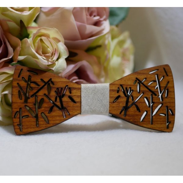 Fransk butterfly af tr&aelig; med bambusdekoration 