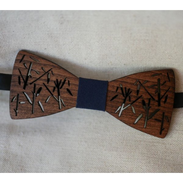 Fransk butterfly af tr&aelig; med bambusdekoration 