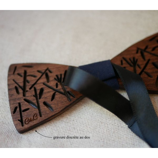 Fransk butterfly af tr&aelig; med bambusdekoration 