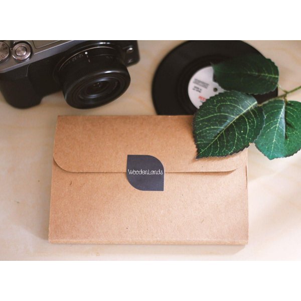 Fransk tr&aelig;butterfly dekoreret med gennembrudte bjerge 