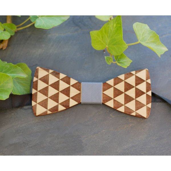 Tr&aelig;strop med indgravering af trekanter