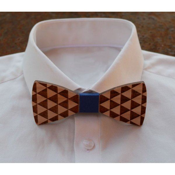 Tr&aelig;strop med indgravering af trekanter