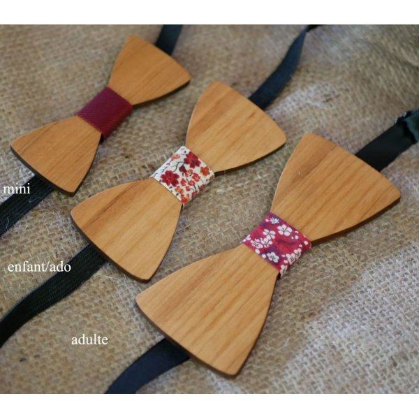 Tr&aelig;bue i kirseb&aelig;rtr&aelig; olieret med linned til personlig tilpasning fremstillet i Frankrig