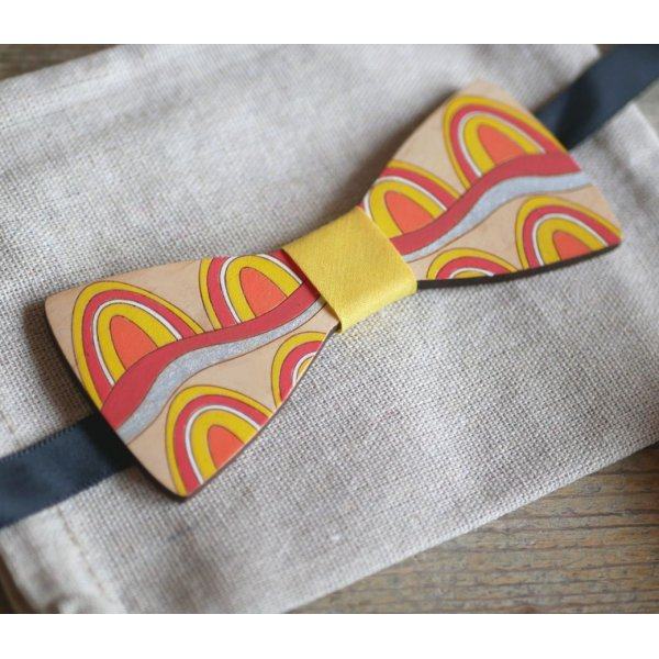 Malet tr&aelig;bue i 70'er-stil unik h&aring;ndlavet kreation