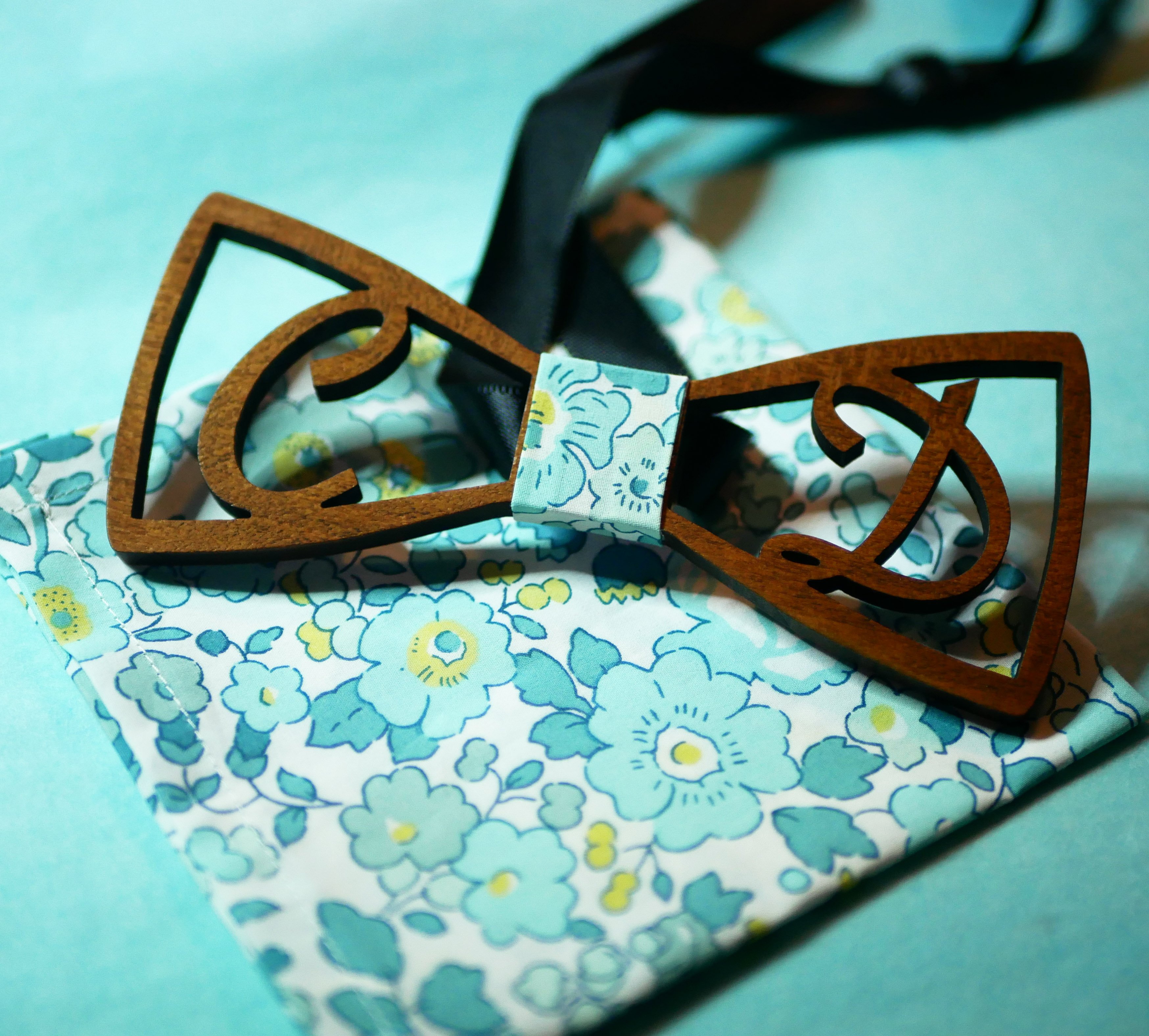 Tr&aelig;strop med 2 personlige initialer