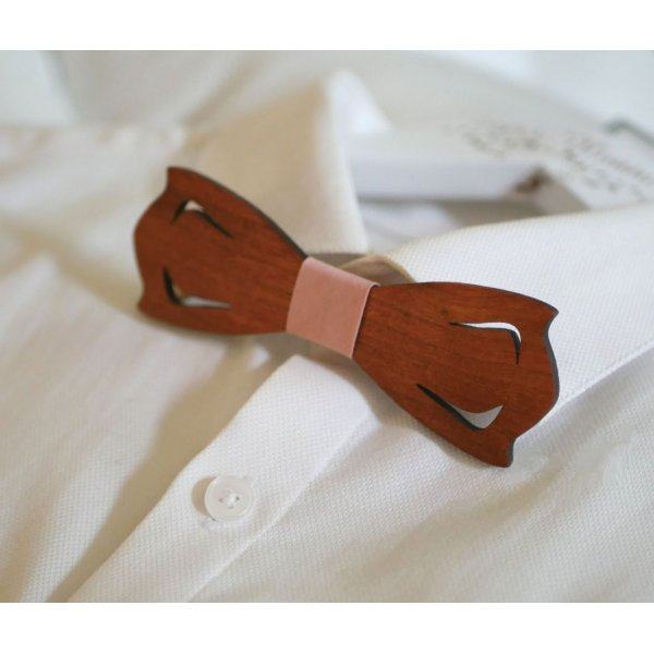 Tr&aelig; trompe l'oeil-b&aring;nd til personlig tilpasning af b&aring;ndet