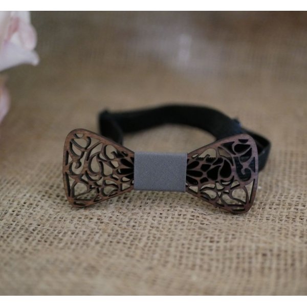 Mini butterfly i tr&aelig; med elegante kurver