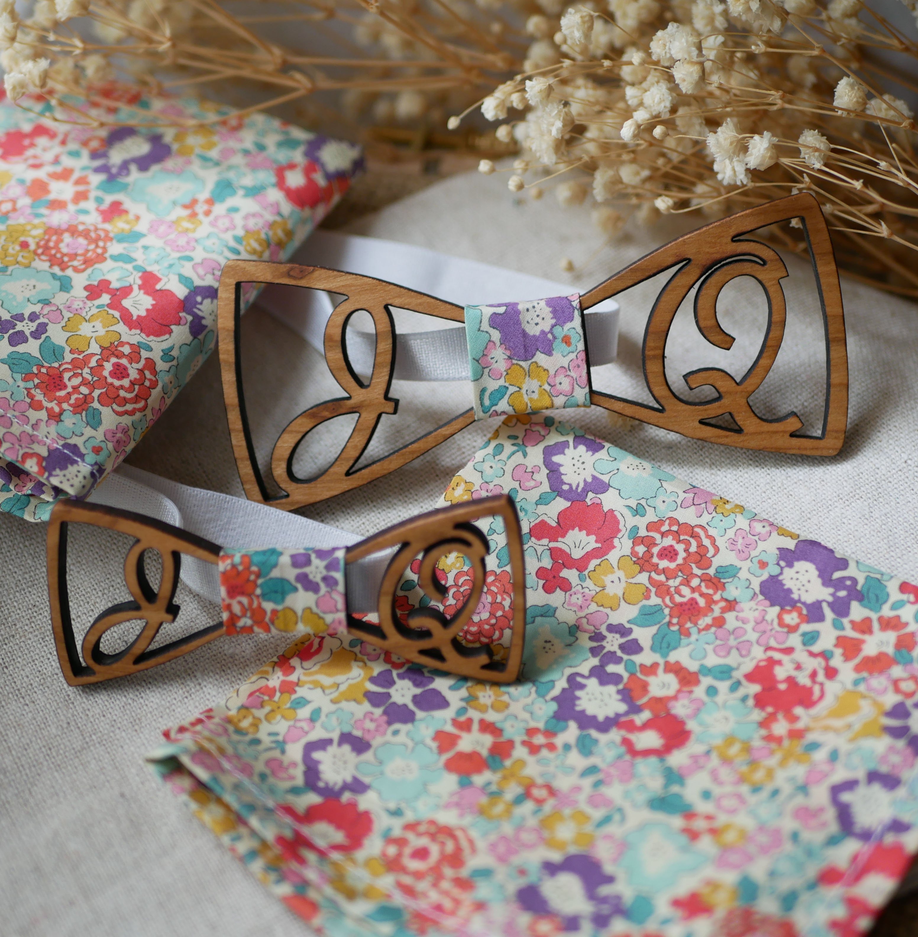 Mini butterfly i tr&aelig; med 2 personlige initialer