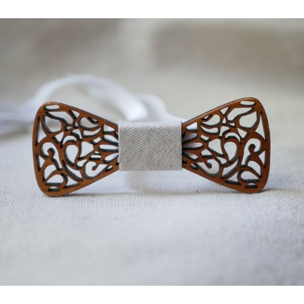 Mini butterfly i tr&aelig; med elegante kurver