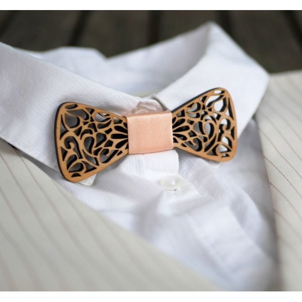 Mini butterfly i tr&aelig; med elegante kurver