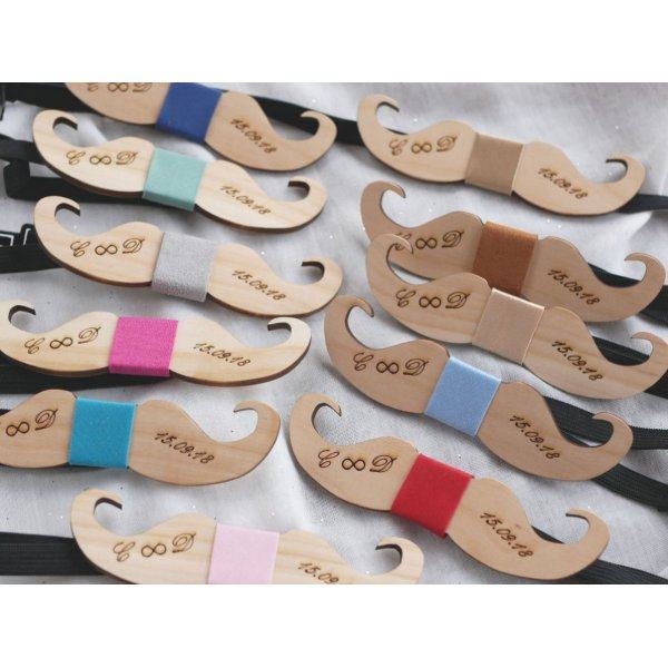 Kirseb&aelig;rtr&aelig; Moustache bow tie til personlig tilpasning lavet i Frankrig