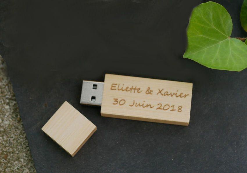 Lille 16 GB USB-flashdrev i klart træ, der kan personliggøres som en unik gave