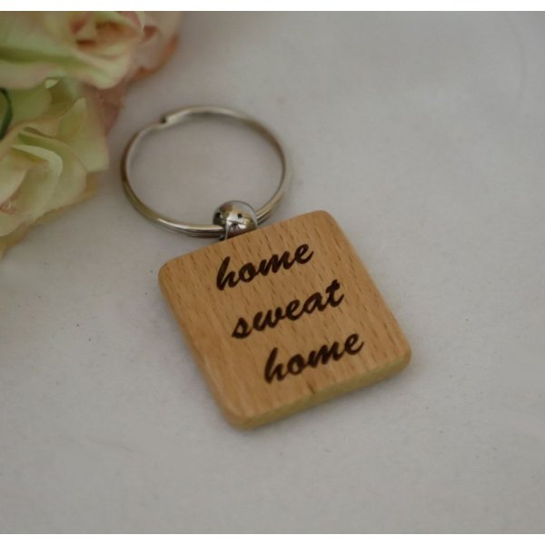 Firkantet St Christophe-n&oslash;glering i tr&aelig;, der kan g&oslash;res personlig med indgravering