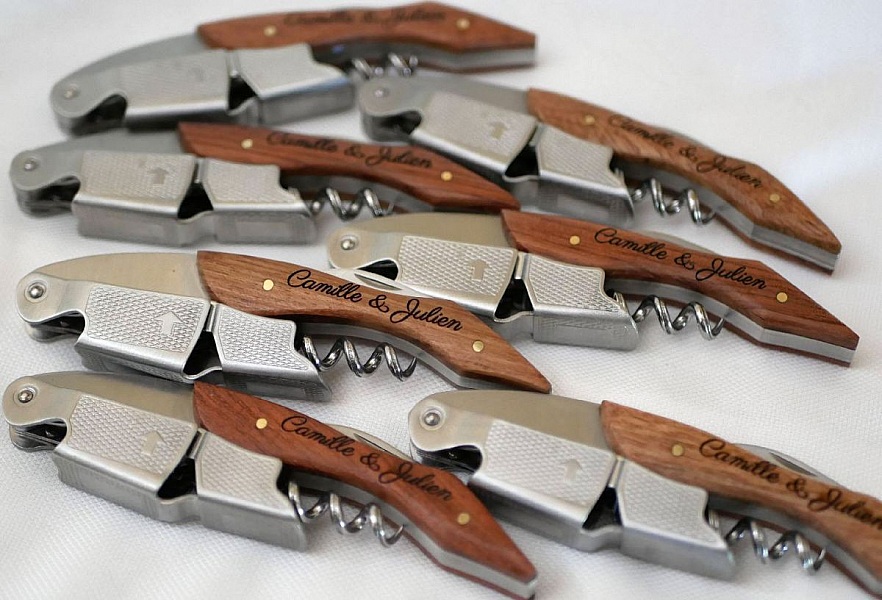 Proptr&aelig;kker med graveret tr&aelig;h&aring;ndtag, der kan personligg&oslash;res