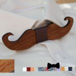 Farvet træ Moustache bow tie til personlig tilpasning lavet i Frankrig